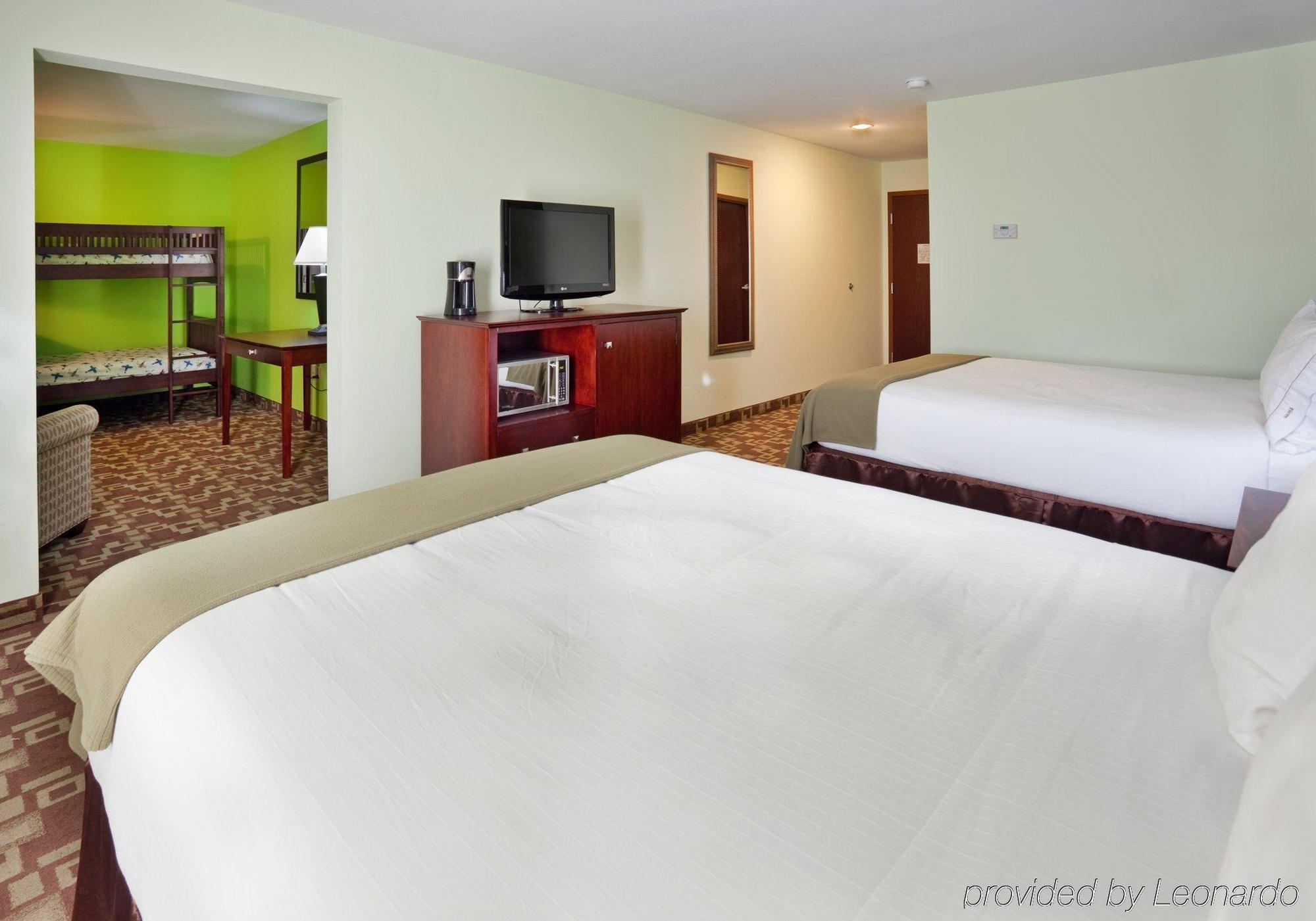 Holiday Inn Express Hotel & Suites St. Charles By Ihg Saint Charles Номер фото